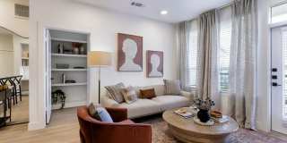 Caroline Georgetown Gallery 31