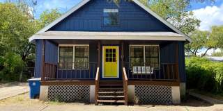 4/3 Home in Clarksville! Incredible location! Available for mid-July! Gallery 1