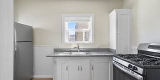 731 Central Ave - 2 bedroom | 1 bathroom | Cottage Gallery 8