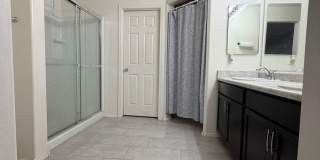 3 bedroom 3 bath Home Gallery 17