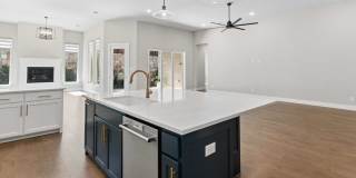 350 Pearland Drive Gallery 5