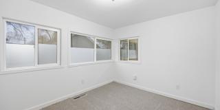 911 S El Paso St Gallery 14