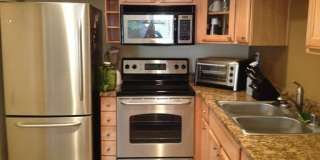 RB Luxury 2 Br Townhome 2 car spots Laundry $3190 TEXT 619-565-3468 Gallery 8