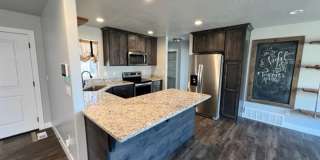 STUNNING 7-BEDROOM HOME IN PLEASANT GROVE Gallery 1