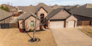 6101 W Woodbine Drive Gallery 1