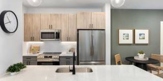 The Henslow Daniel Island Apartments & Townhomes Gallery 30