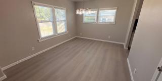Beautiful newly renovated 2 bedroom home Beautiful newly renovated 2 bedroom home Gallery 6