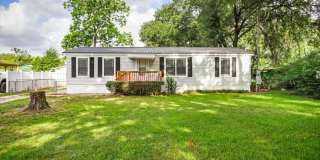 Spacious 3BR/2BA with Fenced Yard, Stainless Steel Appliances & Prime Westside Location Spacious 3BR/2BA with Fenced Yard, Stainless Steel Appliances & Prime Westside Location Gallery 1