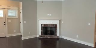 One level home with 2 Car Garage! Gallery 7