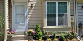 Act Fast! 2 Bedroom Townhome In Columbia Act Fast! 2 Bedroom Townhome In Columbia Gallery 1