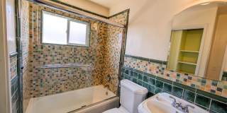 San Lorenzo Home w/ Hardwood, Central Heating & Modern Updates San Lorenzo Home w/ Hardwood, Central Heating & Modern Updates Gallery 12