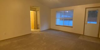 Comfortable 3 Bedroom Home in Hickory Hills Gallery 10