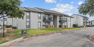 Peaks at Live Oak Peaks at Live Oak Gallery 24