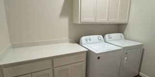Furnished 3 bedroom, 2.5 bathroom, 2 car garage Gallery 13