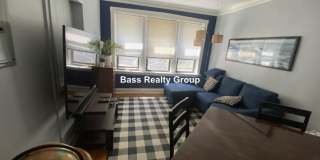 1708 W Lunt Gallery 1