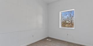 Bright 3 Bedroom, 1.5 Bath Home with Private Yard! Gallery 7