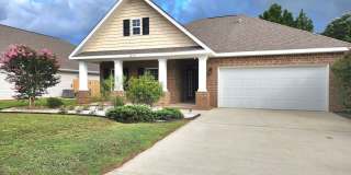 Captivating 3-bed/2-bath with Elegance and Comfort Gallery 1