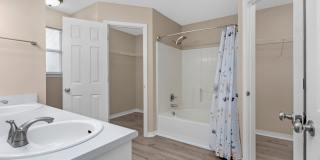 Charming 3BR Home with Fenced Yard, Garden Tub & Double Vanity Gallery 23