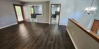 2-Car Garage + Washer & Dryer + Recently Updated! Available September 3rd! Gallery 5