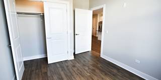 3833 N Broadway Gallery 287