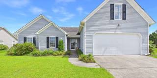 Beautiful 3 bd/ 2.5 house with Renovated Kitchen Gallery 1