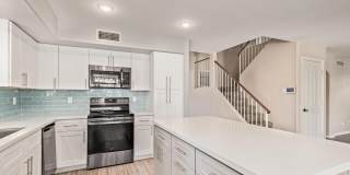 1913 W SPRINGFIELD Way Gallery 13