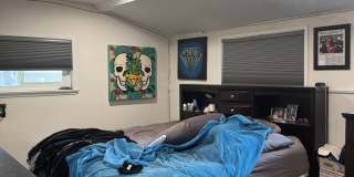 Spacious 3BR House in Woodland Hills Gallery 12