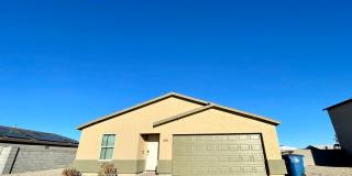New 4 Bedroom Home in Bullhead City! AVAILABLE FURNISHED OR UNFURNISHED! Gallery 3