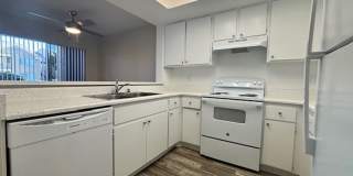 Summer Brook Apartments Gallery 32
