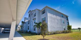 Seasonal Short-Term 3 Bedroom 2 Bathroom First Floor Condo located in Wellen Golf  Country Club! Gallery 1