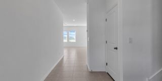 Like-New Ashton Woods Spacious 5BR 4BA, Prime Location Near I-4! Gallery 25