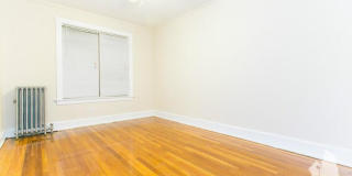 1607 West Berteau Ave. Gallery 8