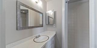 1308 E Oaks Street Gallery 14