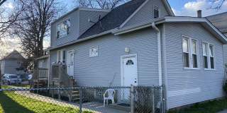 1952 South Chestnut Street Gallery 1