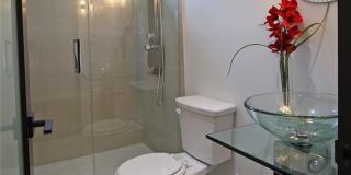 Live in the 90210! Stunning Modern Newly Renovated 2 Bedroom plus bonus room home in Beverly Hills! Gallery 15