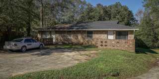 2/2 Townhome off Hartsfield Rd. (with bonus room that can be used as 3rd bedroom) Gallery 1