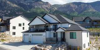Beautiful luxury home, 3 car garage, amazing views, covered deck, oversized great room. Gallery 1