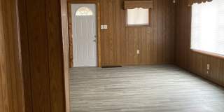 Charming 3 bedroom 1 bath Gallery 7
