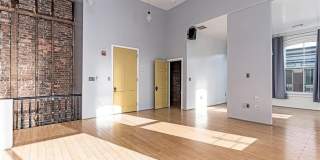 114 Main Street unit: 1A Gallery 16