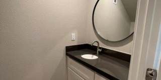 Tahoe Park 2 Bedroom Near UC Davis Med Center Gallery 13