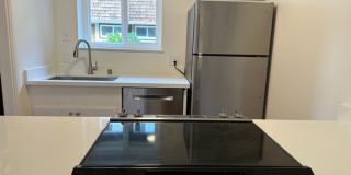 EPIC REA: 2 BR/1 BA Townhome w/ 1 Parking in Great Corte Madera Gallery 17
