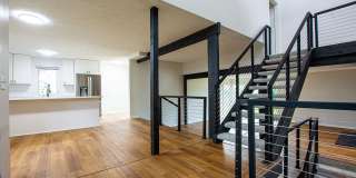 Beautifully Remodeled Modern 5 Bedroom / 3 Bath Home Near Millard North Gallery 3