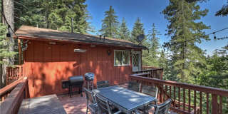 Treehouse-like atmosphere with peek-a-boo views of Lake Arrowhead Gallery 26