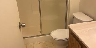 Two Bedroom, Two Bathroom Florida Rd Apt with Convenient Location! Gallery 3