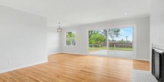 Rolling Hills Ranch House — Updated 3BR Home on a Massive Lot Rolling Hills Ranch House — Updated 3BR Home on a Massive Lot Gallery 6