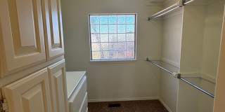 3br 2.5ba on Surrey Hills Golf Course!! Gallery 22