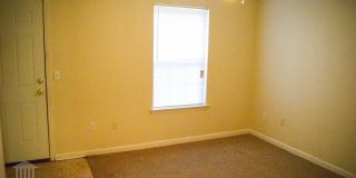 Townhome In Westbrook Near Campus--Pre-lease for the Fall Gallery 10