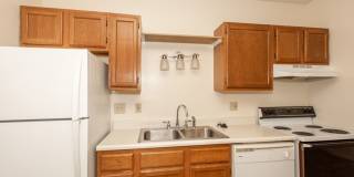 Walk to UC & UC Medical | 1BR/2BR Apartments Gallery 45