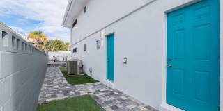 1632 STRAND Street Gallery 20