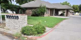 FOR LEASE! Nice 1 BR – 1 BA Unit in Triplex in Stephenville. Covered Parking. Five blocks to Tarleton State University! Gallery 1